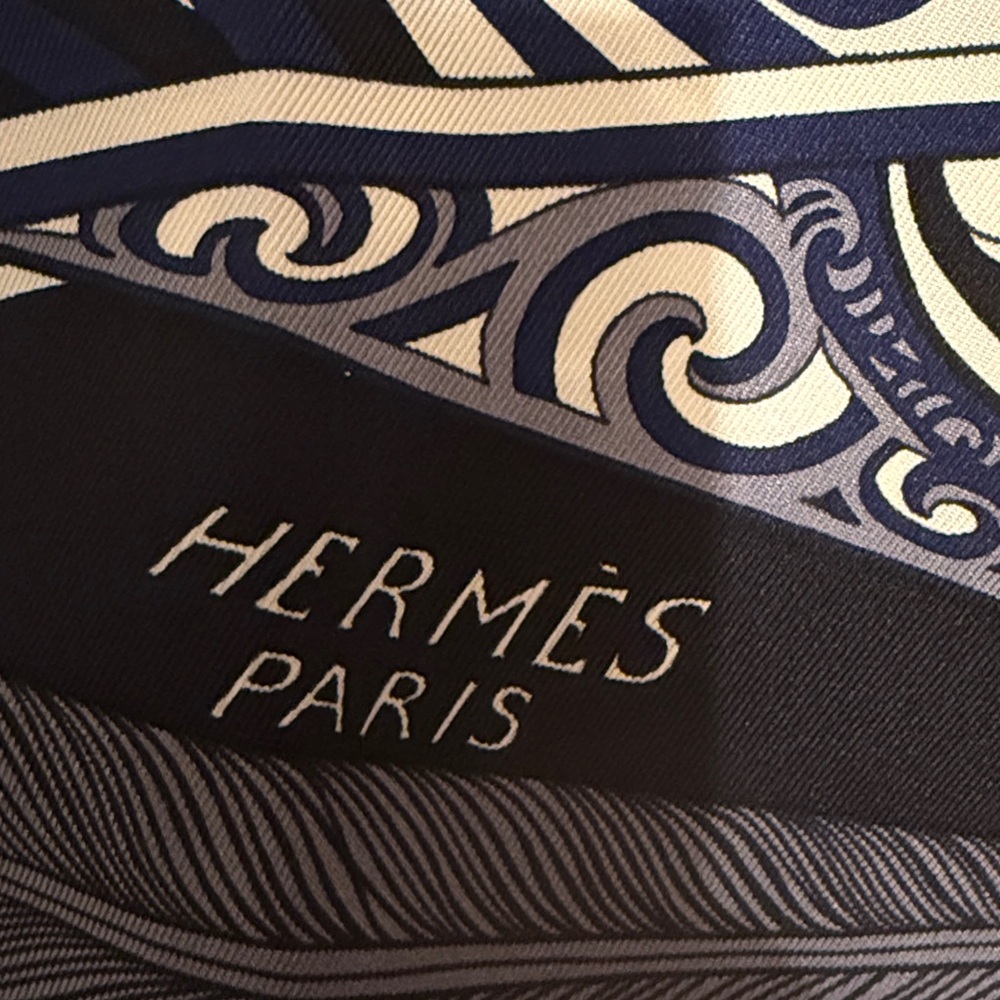 Brand new Hermes scarf. - Picture 3 of 6